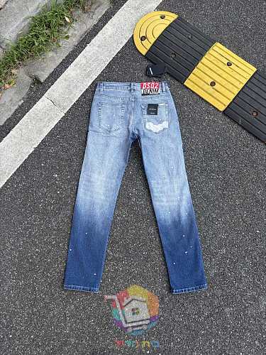 DSQUARED2 Jeans in zwei Varianten, mit Rissen und Prints 15