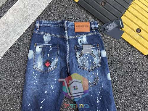 DSQUARED2 Jeans in zwei Varianten, mit Rissen und Prints 27