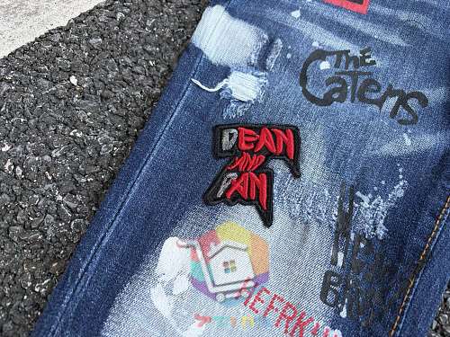 DSQUARED2 Jeans in zwei Varianten, mit Rissen und Prints 30