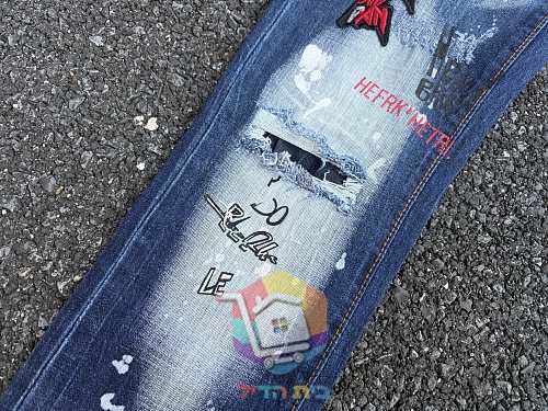 DSQUARED2 Jeans in zwei Varianten, mit Rissen und Prints 31