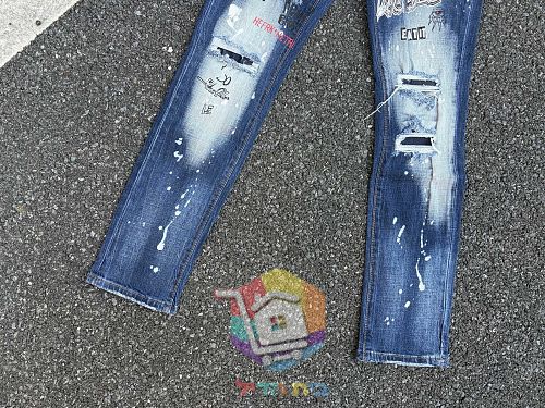 DSQUARED2 Jeans in zwei Varianten, mit Rissen und Prints 32