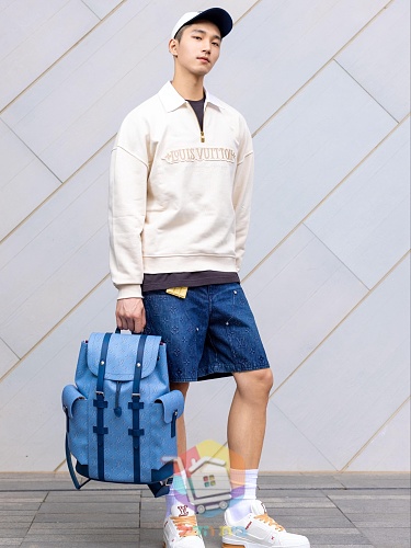 Sweatshirt Louis Vuitton mit Halbreißverschluss und weißem Kragen 6
