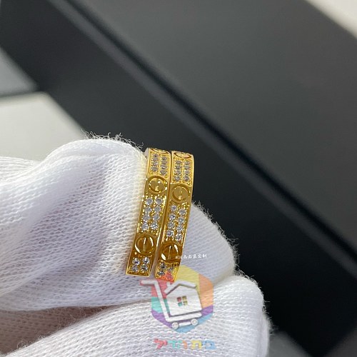עגילי חישוק Cartier Love בשלושה גוונים 8