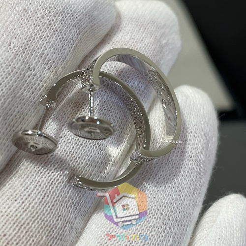 עגילי חישוק Cartier Love בשלושה גוונים 13