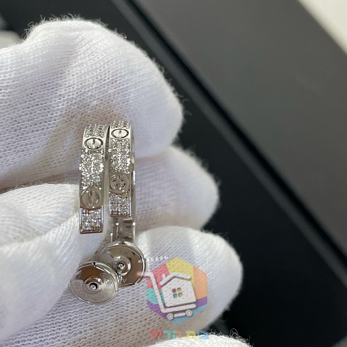 עגילי חישוק Cartier Love בשלושה גוונים 15