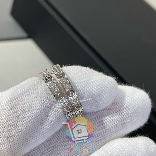 עגילי חישוק Cartier Love בשלושה גוונים 17