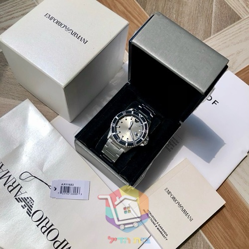 שעון Emporio Armani בסגנון צלילה, 42 מ"מ, חמש גרסאות 40