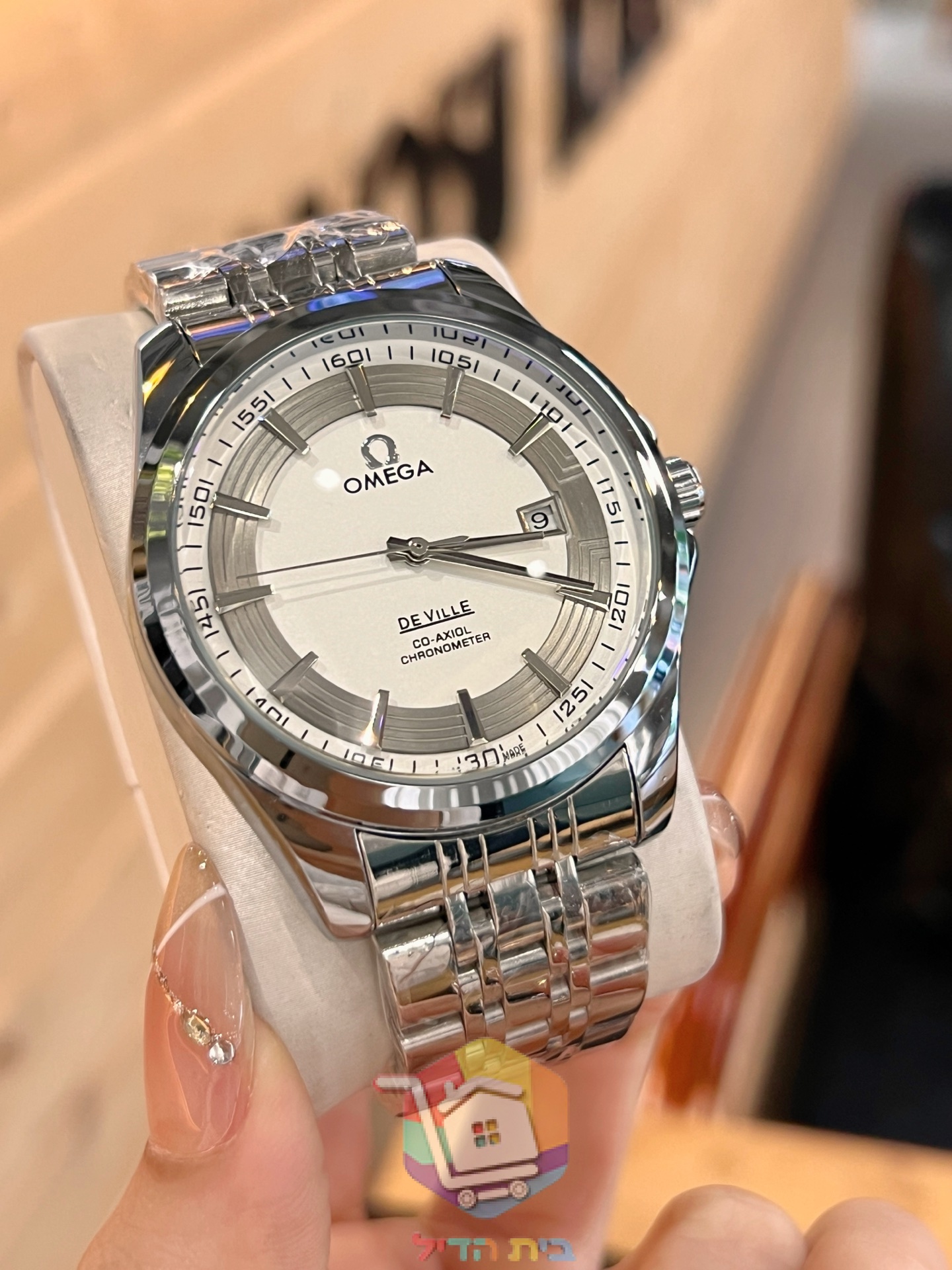 שעון Omega De Ville בחמישה גוונים, 40 מ"מ