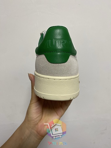 Sneaker Autry Medalist mit vernähter Gummisohle 13