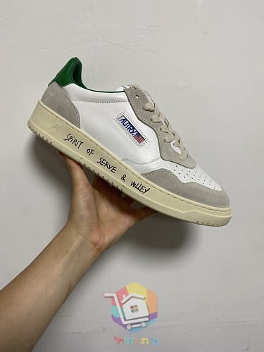 Sneaker Autry Medalist mit vernähter Gummisohle 16
