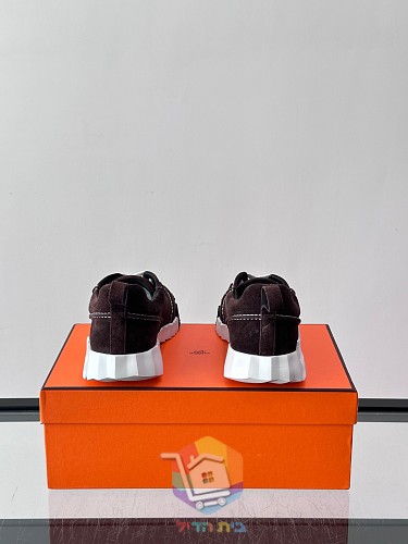 Sneaker Hermes Bouncing in drei Farben 11