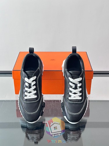 Sneaker Hermes Bouncing in drei Farben 23