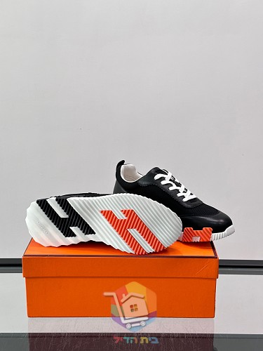 Sneaker Hermes Bouncing in Weiß und Schwarz 10