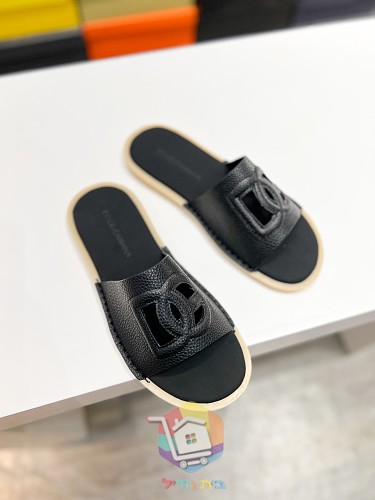 Pantoletten Dolce & Gabbana in vier Farben 8