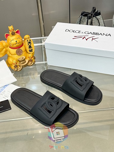 Pantoletten Dolce & Gabbana in vier Farben 27