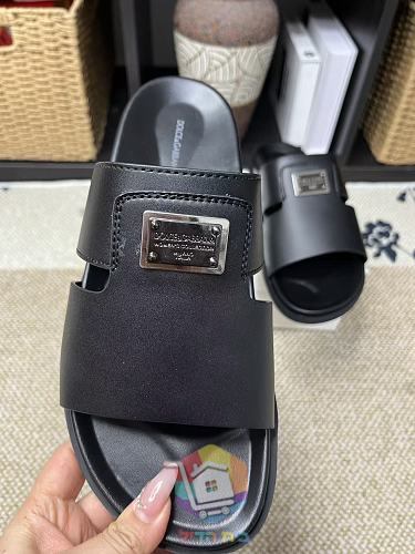 Pantoletten Dolce & Gabbana in Schwarz mit Metallplakette 2