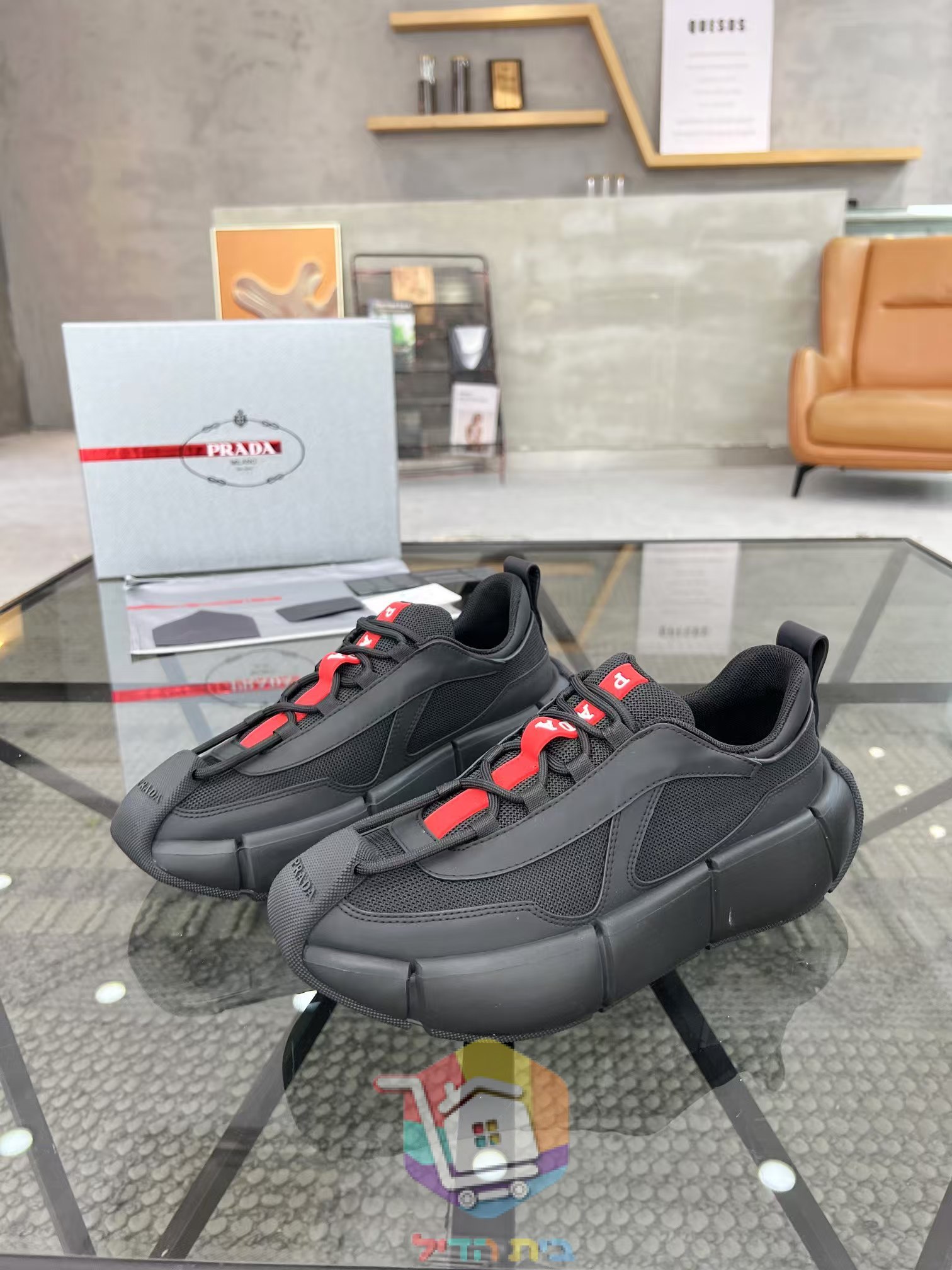 Prada Cloudbust Thunder in Schwarz und Rot