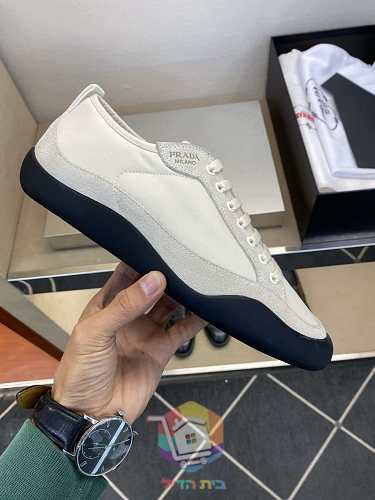 Sneaker Prada in Creme und Schwarz 4