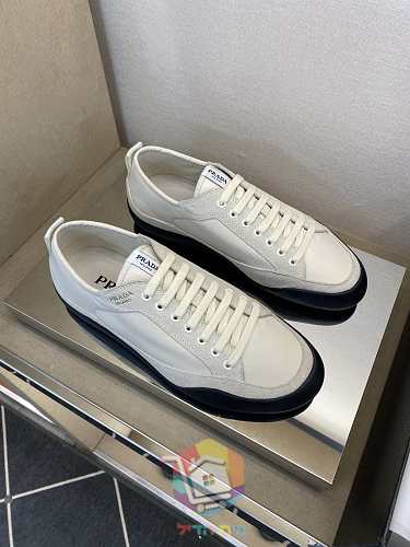 Sneaker Prada in Creme und Schwarz 6
