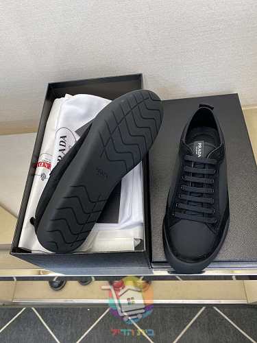 Sneaker Prada in Creme und Schwarz 10