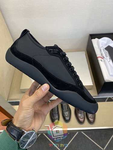 Sneaker Prada in Creme und Schwarz 14