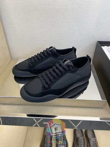 Sneaker Prada in Creme und Schwarz 17