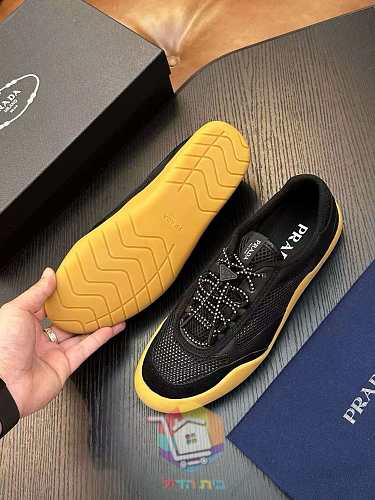 Sneaker Prada America's Cup in sechs Farben 32