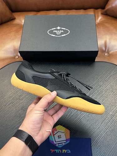Sneaker Prada America's Cup in sechs Farben 33