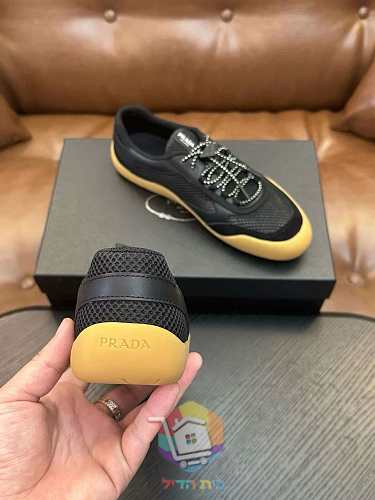 Sneaker Prada America's Cup in sechs Farben 37