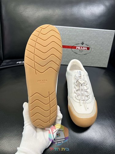 Sneaker Prada America's Cup in sechs Farben 50