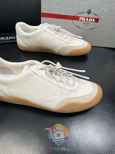 Sneaker Prada America's Cup in sechs Farben 53