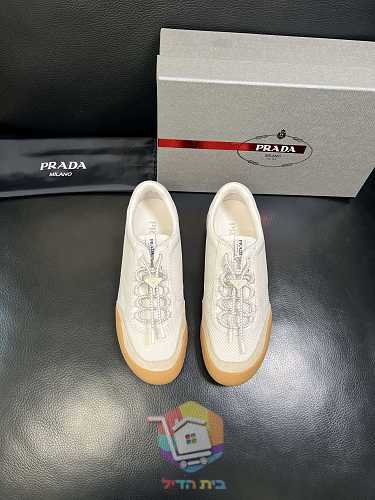 Sneaker Prada America's Cup in sechs Farben 55