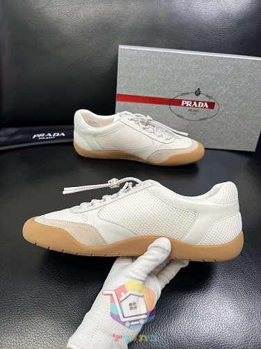 Sneaker Prada America's Cup in sechs Farben 56