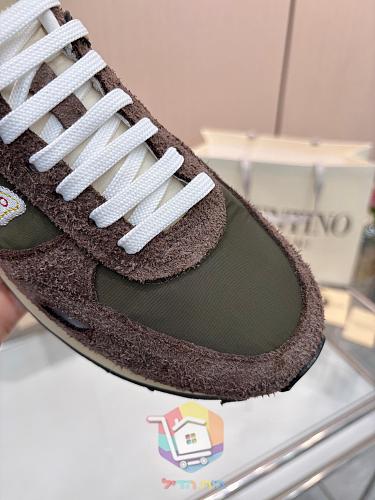 נעלי Valentino Garavani Stud Up בשבעה גוונים 2