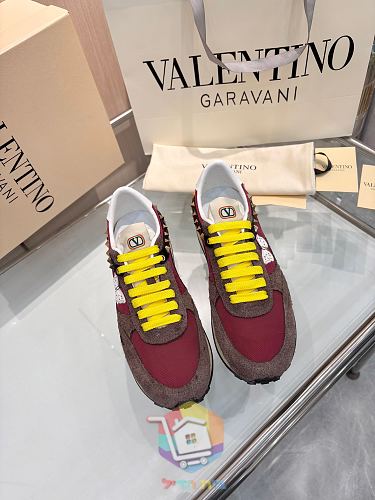 נעלי Valentino Garavani Stud Up בשבעה גוונים 15