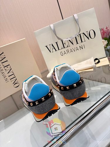 נעלי Valentino Garavani Stud Up בשבעה גוונים 38