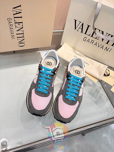 נעלי Valentino Garavani Stud Up בשבעה גוונים 39