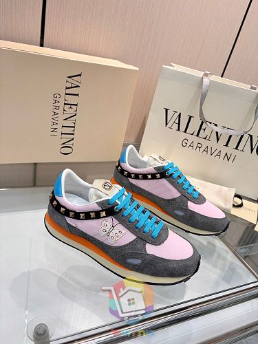 נעלי Valentino Garavani Stud Up בשבעה גוונים 40