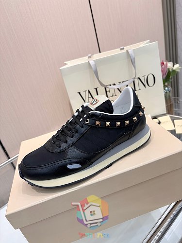נעלי Valentino Garavani Stud Up בשבעה גוונים 41