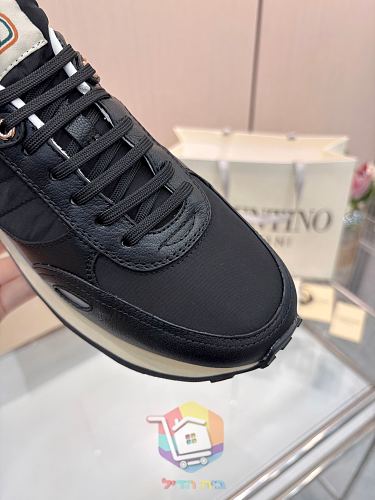 נעלי Valentino Garavani Stud Up בשבעה גוונים 42
