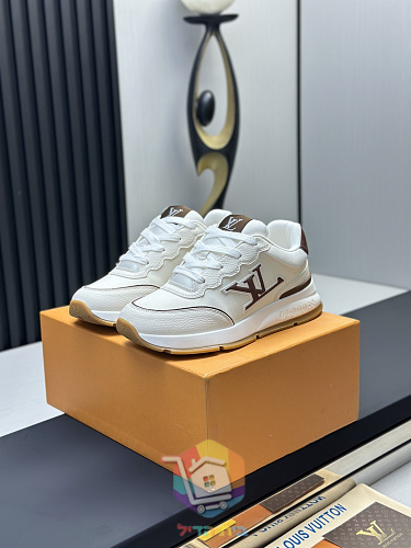 נעלי Louis Vuitton LV Classic בארבעה גוונים 9