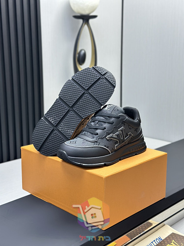 נעלי Louis Vuitton LV Classic בארבעה גוונים 22