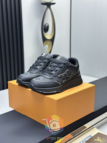 נעלי Louis Vuitton LV Classic בארבעה גוונים 27