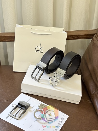 חגורת עור Calvin Klein דו-צדדית, 120 ס"מ 34