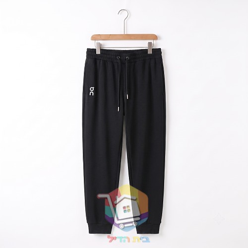 On Jogginghose in drei Farben 4