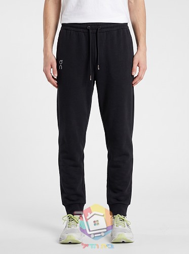 On Jogginghose in drei Farben 7