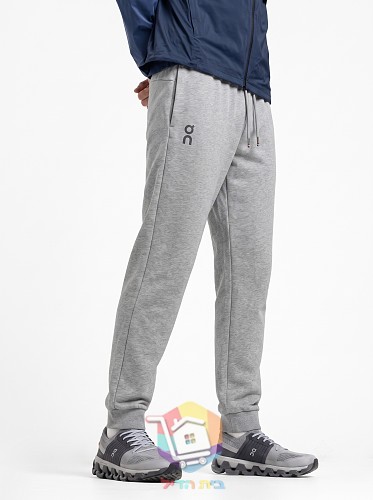 On Jogginghose in drei Farben 8