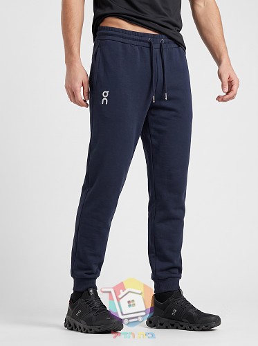 On Jogginghose in drei Farben 14