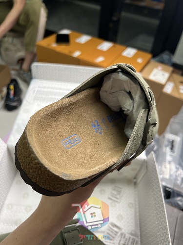 כפכפי Birkenstock Boston מזמש בתשעה גוונים 22