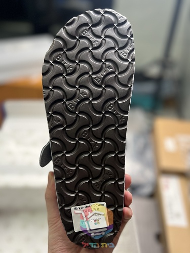 כפכפי Birkenstock Boston מזמש בתשעה גוונים 32